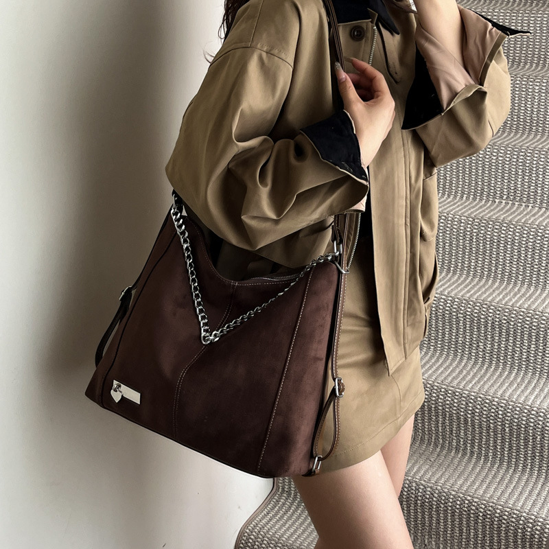 High-Value Fashion Large Capacity Tote Bag for Women 2025 New Trendy Women's Bag Commuting Single Shoulder Crossbody Double Shoulder Bag