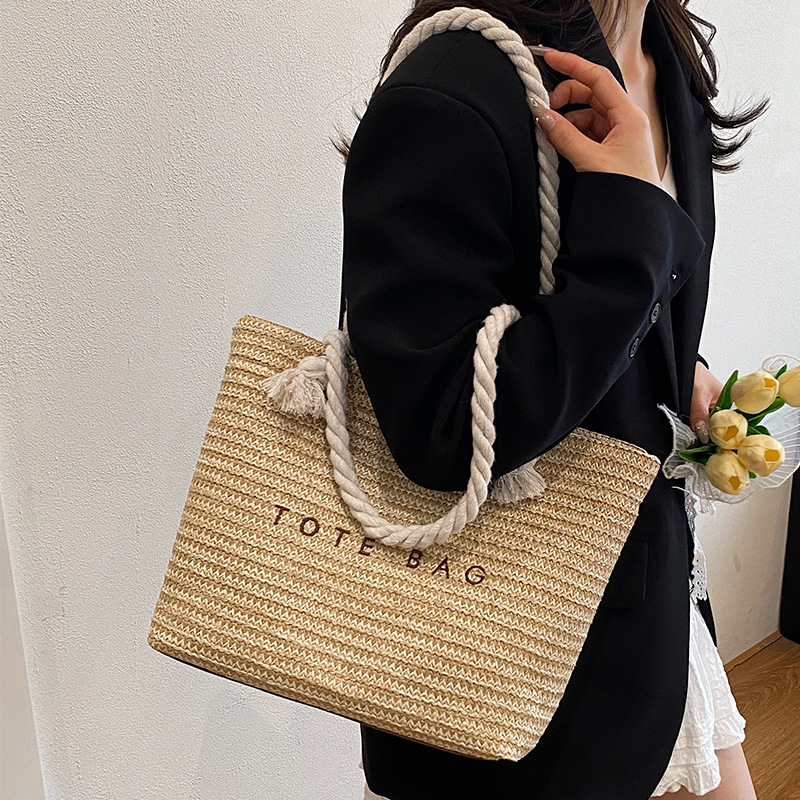 Large Capacity Straw Underarm Bag for Women 2025 Summer New Beach Vacation Casual Shoulder Bag Fashion Tote Bag for Women